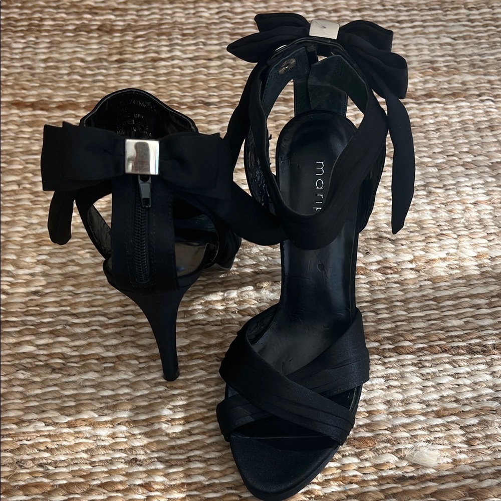 Maripe Elegant Black 5” Heels with Bow Size 6 1/2